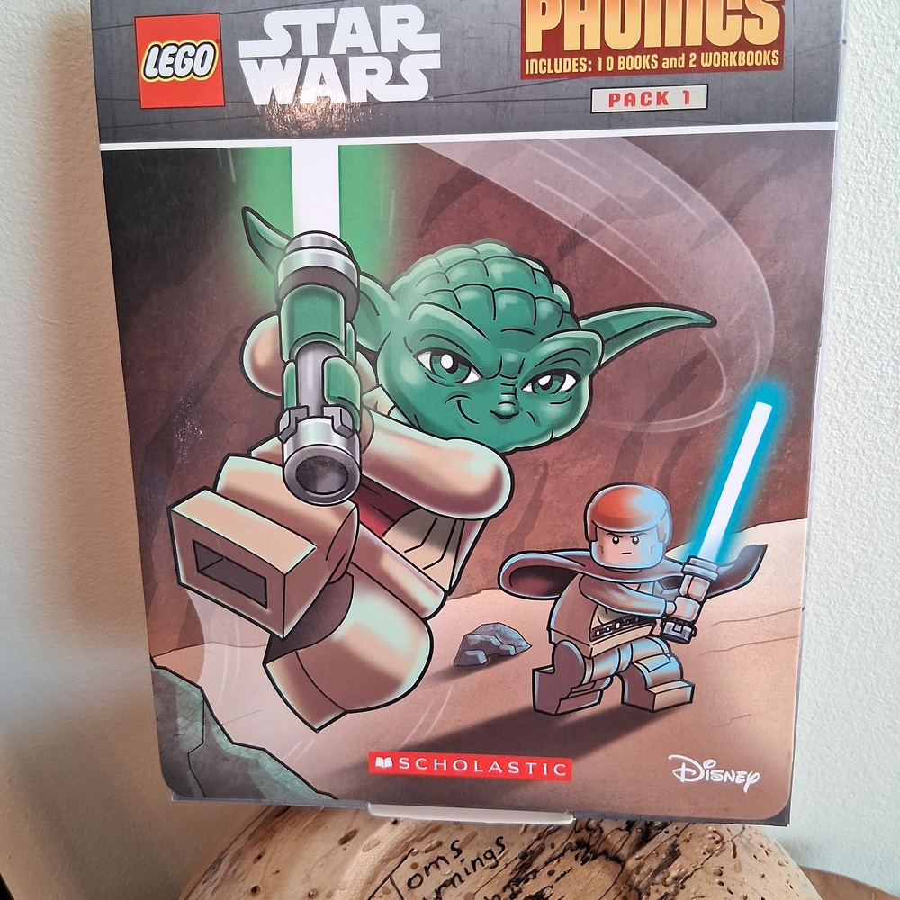 Scholastic Lego Star Wars Phonics Pack 1 Set 10 Books 2 Workbooks Reading Kids - Picture 1 of 3